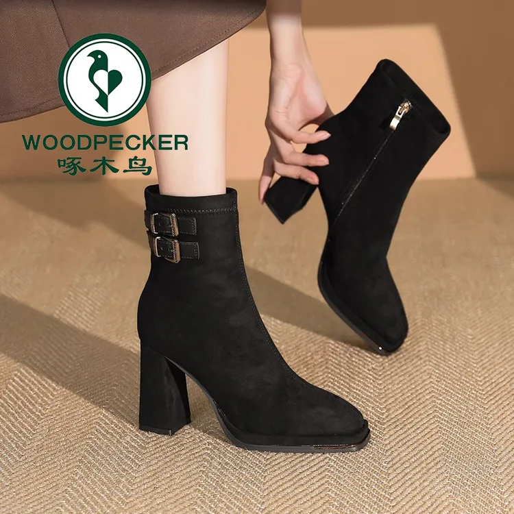 啄木鸟马丁靴2025年新款冬季黑色绒面高跟鞋女粗跟加绒方头短靴女