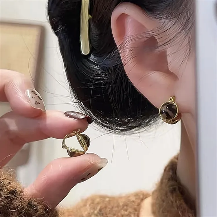 铜合金耳饰 秋冬复古圆形豹纹耳扣双面可戴设计感小巧精致耳饰女