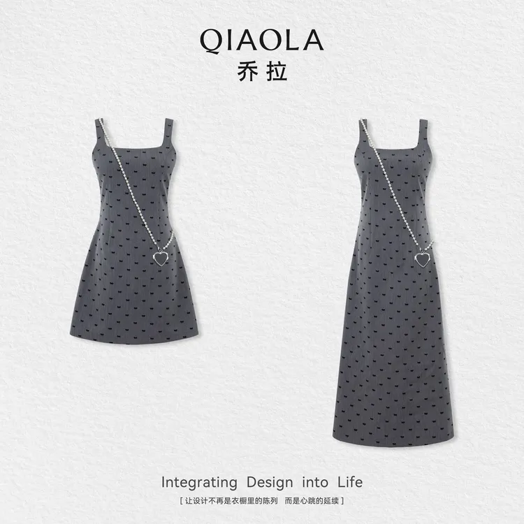 QIAOLA/乔拉【智性美人】秋季梭织植绒印花显瘦气质吊带连衣裙预售