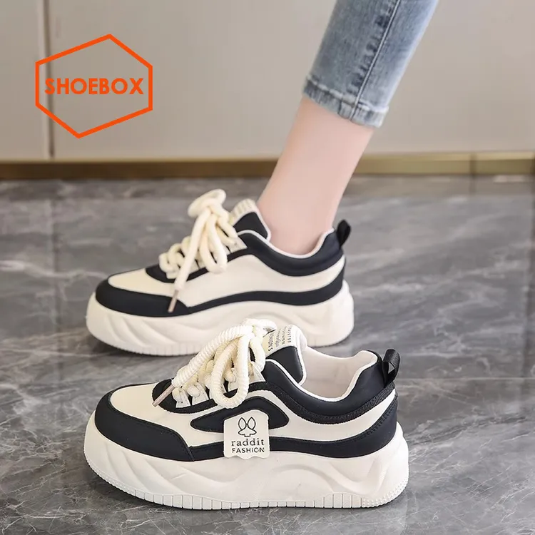 达芙妮旗下鞋柜爆款厚底小白鞋女面包鞋2025新款冬季休闲运动板鞋