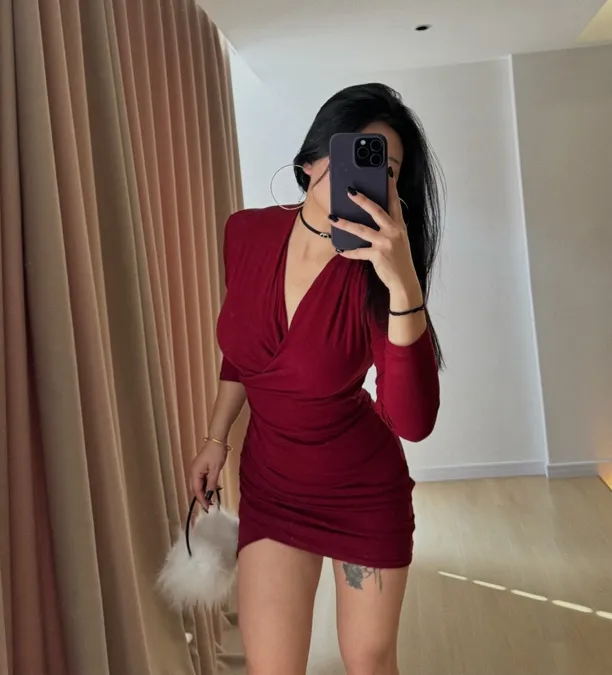 【你伍老板娘】“亲妈都爱的连衣裙”交叉显胸不走光包臀褶皱收腰短款