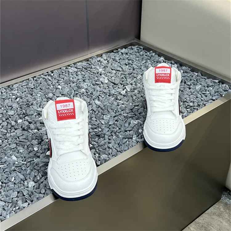 男鞋2025春季新款拼色百搭休闲板鞋低帮软底防滑时尚男士运动鞋男