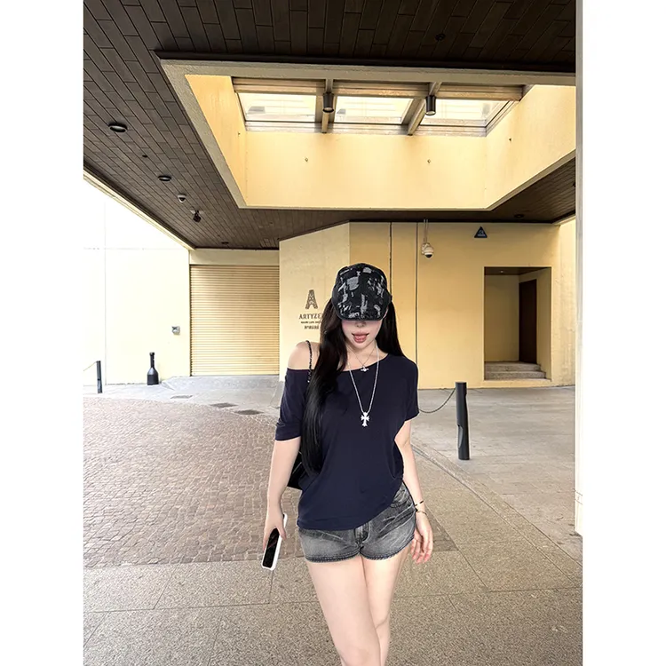 黑泽玄七“轻氧松弛剂"夏季显瘦斜肩宽松舒适设计感短袖T恤上衣女