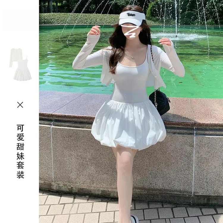 白色吊带连衣裙子女早春2025年新款开春韩系穿搭一整套装花苞短裙