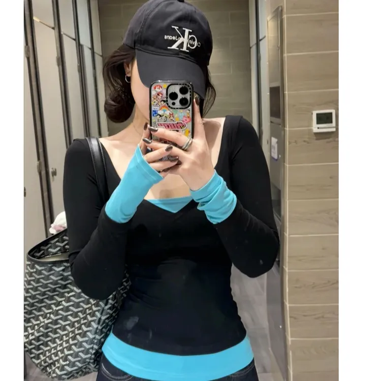 艺等现货~早秋新款V领撞色设计感假两件撞色修身T恤辣妹显瘦上衣