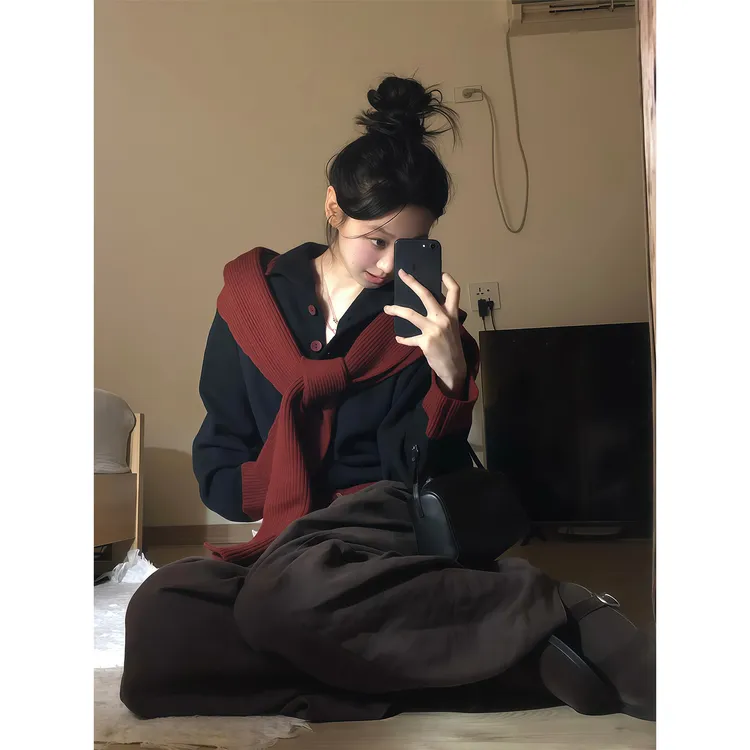 慵懒风长袖翻领单排扣拼接开衫搭配披肩女秋冬新款宽松高级感毛衣