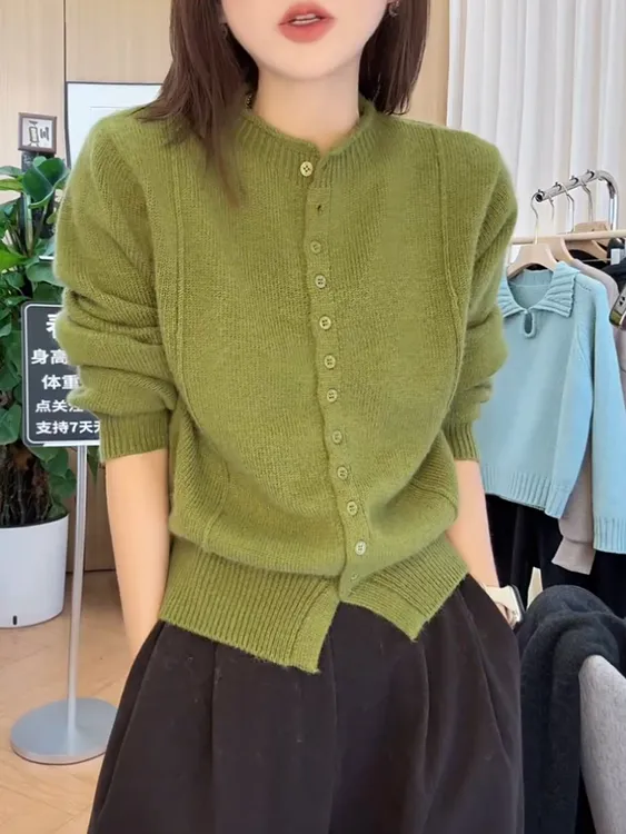 绿色立领卷边长袖针织开衫女2025年秋冬新款时尚宽松休闲百搭上衣