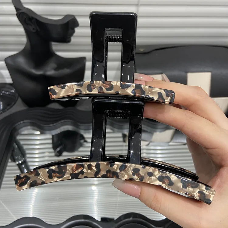 E4698东大一字豹纹抓夹13cm高级百搭后脑勺盘发时髦鲨鱼夹发抓