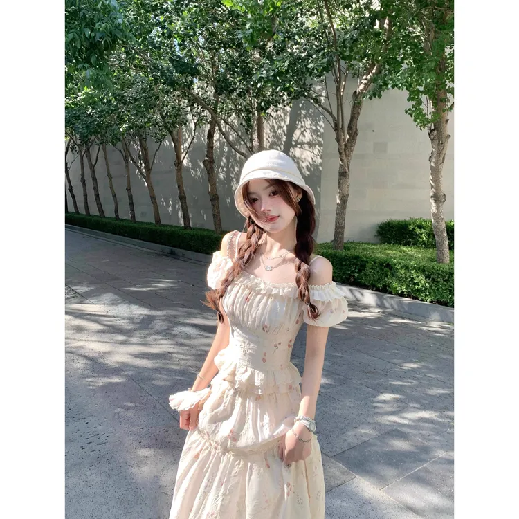 【花开半夏】法式甜美少女两穿一字肩泡泡袖刺绣碎花上衣+高腰长裙