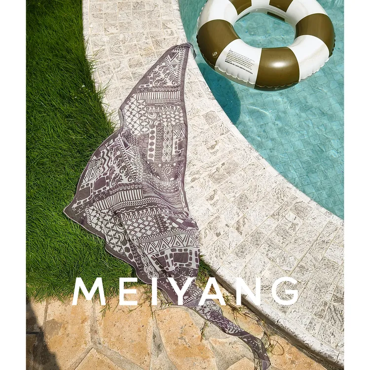 A美洋MEIYANG 壁画丝巾【商场同款】撞色抽象几何仿真丝三角巾-周二