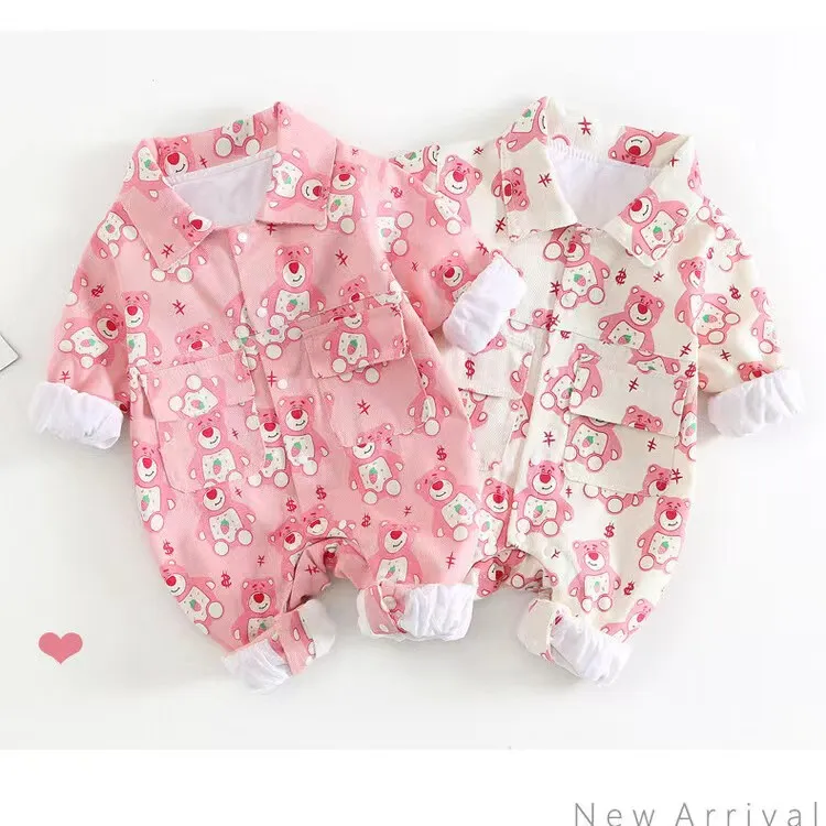 公主婴儿服衣服春秋婴幼儿长袖连体衣男女宝宝双层满印草莓小熊