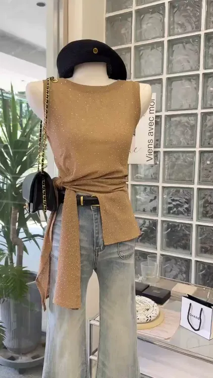 2025夏季新款绑带交叉设计感无袖背心女职场轻熟风简约短款上衣