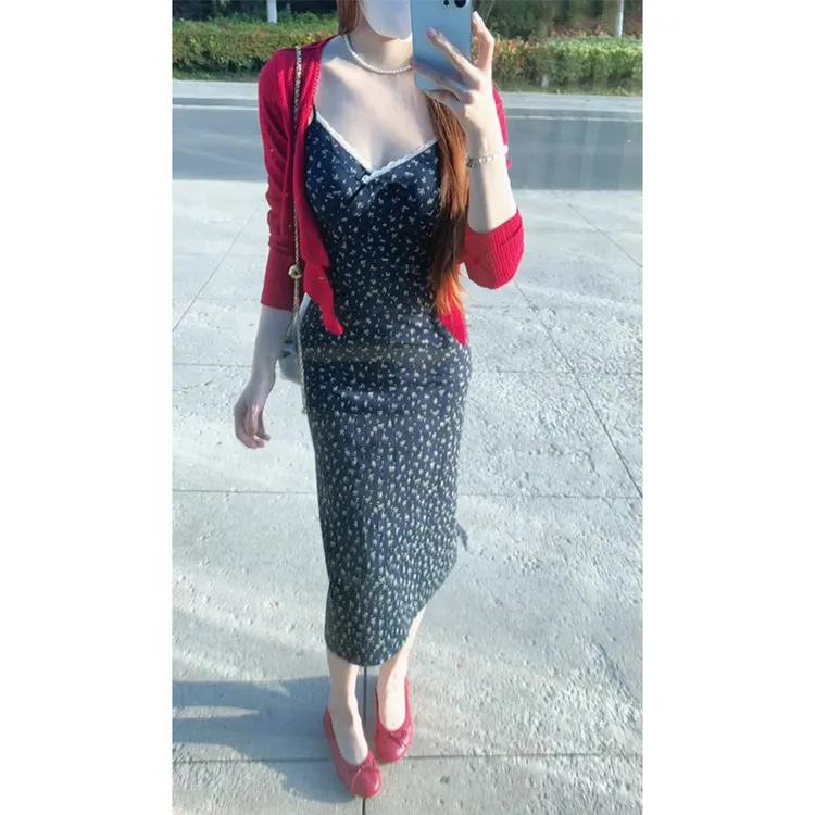 2025夏季新款女法式气质修身短款针织开衫收腰显瘦碎花吊带连衣裙