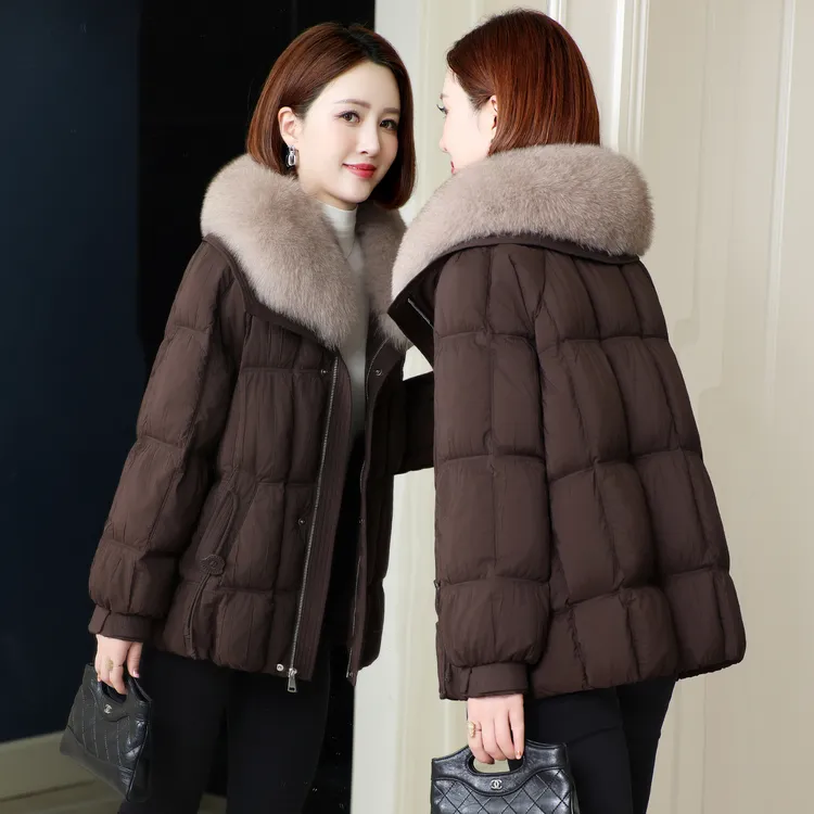 气质鹅绒冬季羽绒服短款狐狸毛领百搭保暖冬季新款宽松时尚外套