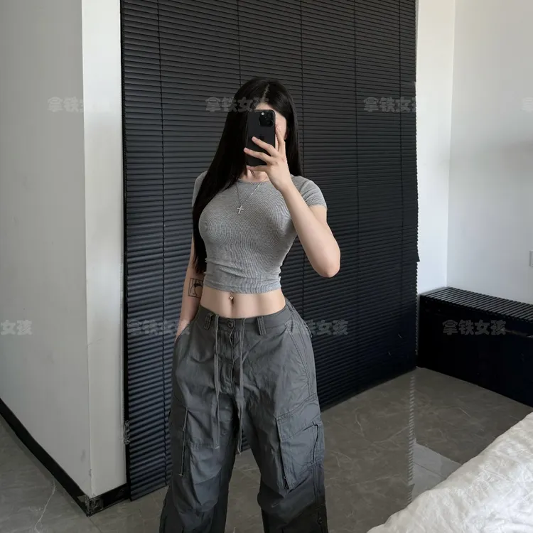 拿铁女孩正肩圆领t恤女短袖短款夏露脐修身打底内搭紧身上衣修身