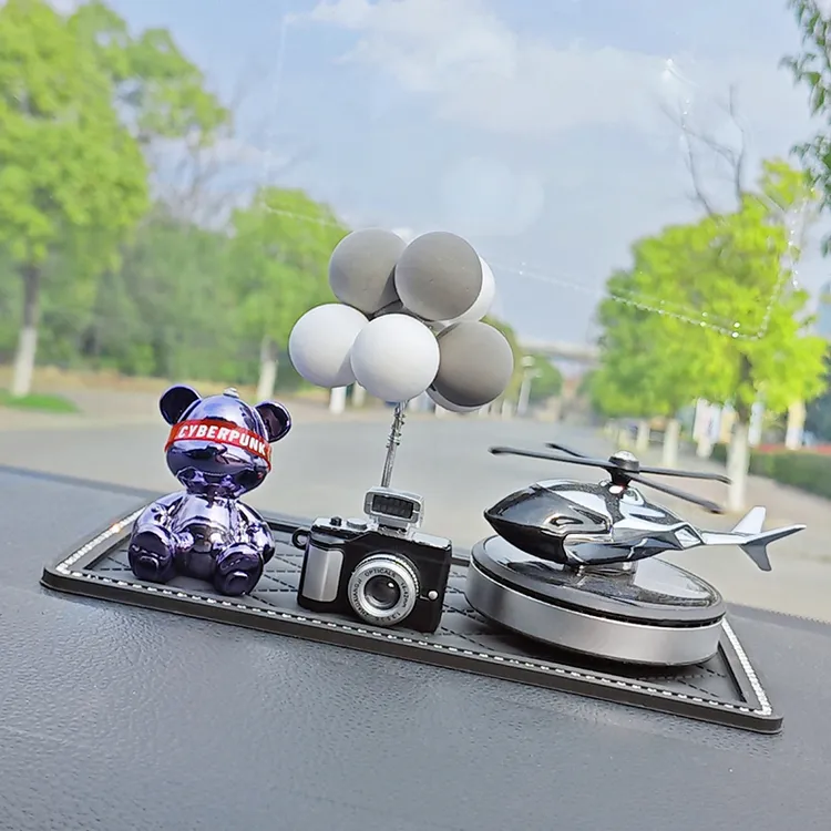 太阳能飞机车载香水可爱镀金熊车内香薰摆件高级感汽车中控台装饰