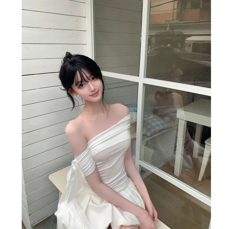 韩系甜美少女2025夏季新款一字肩白色飘带短袖T恤上衣配花苞短裙