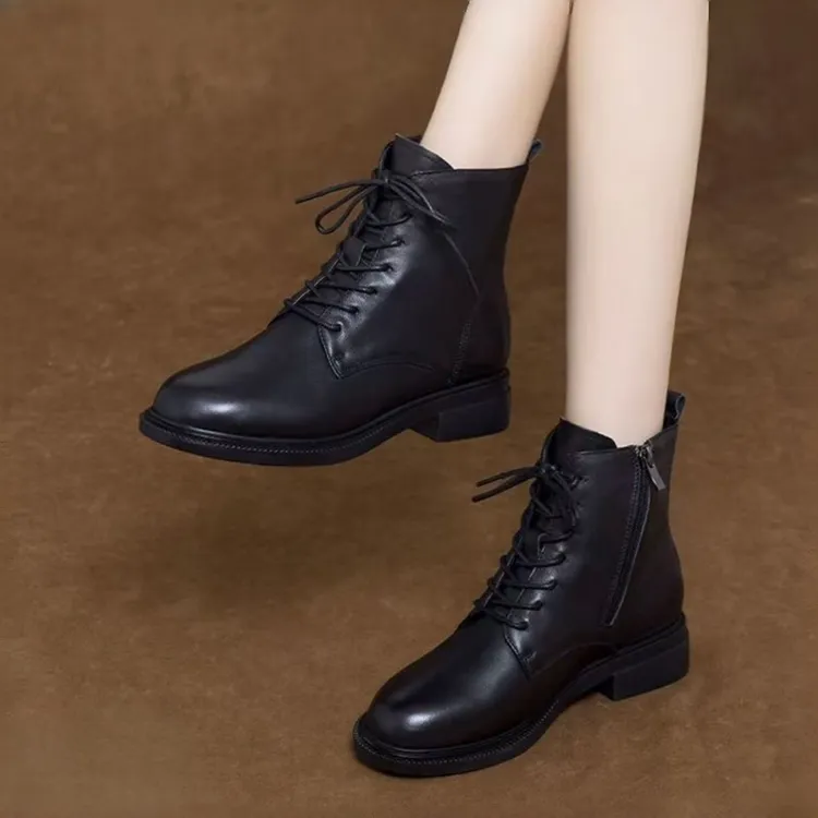 靴子女款2025新款爆款系带百搭黑色短靴软底马丁靴英伦风秋冬时尚