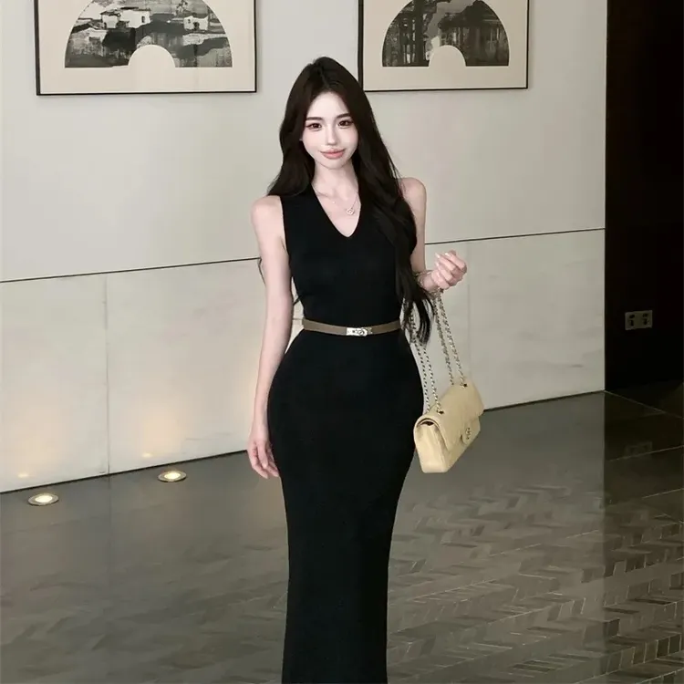 御姐风v领无袖背心连衣裙女夏季黑色收腰针织裙子显身材包臀长裙