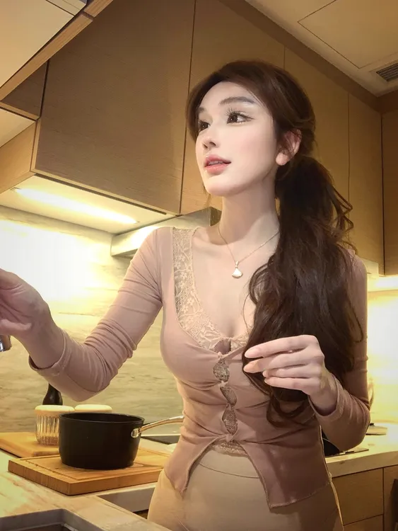 「甜欲韩女」蕾丝拼接假两件收腰名媛风针织衫女秋冬短上衣