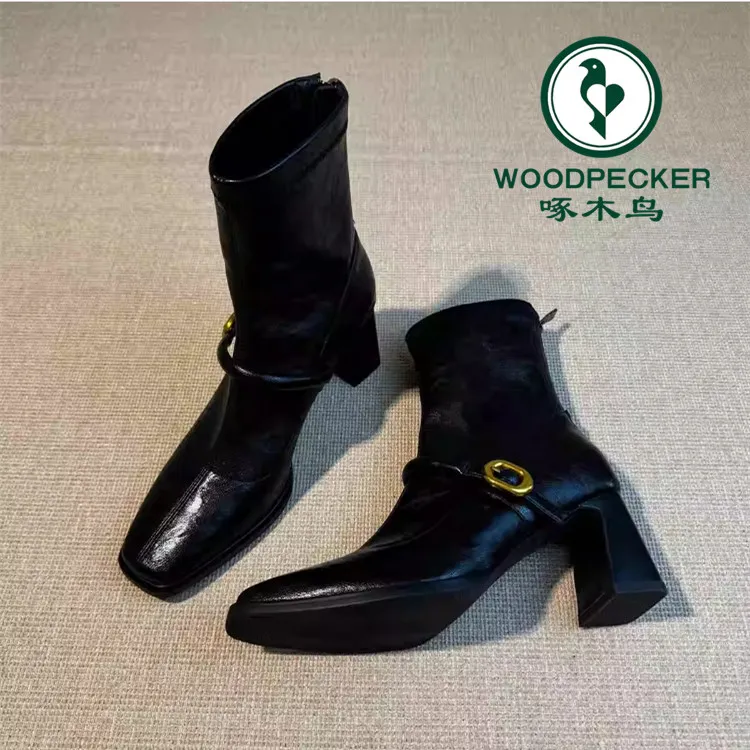 啄木鸟2025新款方头瘦瘦靴女法式粗跟复古弹力时装靴女士高跟短靴