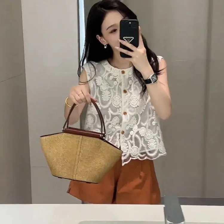 欧货高级感蕾丝无袖衬衫女2025夏季新款双层内衬A字无袖娃娃衫潮