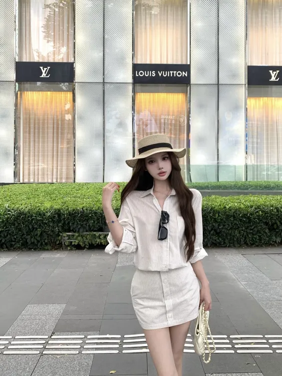 韩式风穿搭时尚长袖PLPO领收腰单排扣条纹衬衫修身包臀半身裙套装