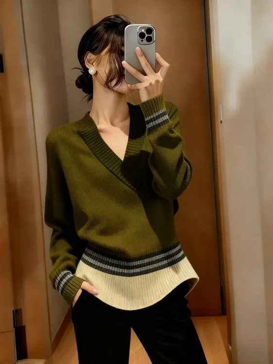 法式复古风撞色V领长袖针织衫女冬季新款高级感收腰显瘦套头上衣