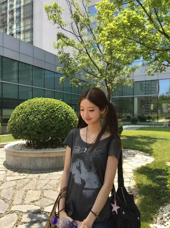 2025夏季新款美式高街辣妹U领正肩短袖t恤百搭牛仔短裤两件套装