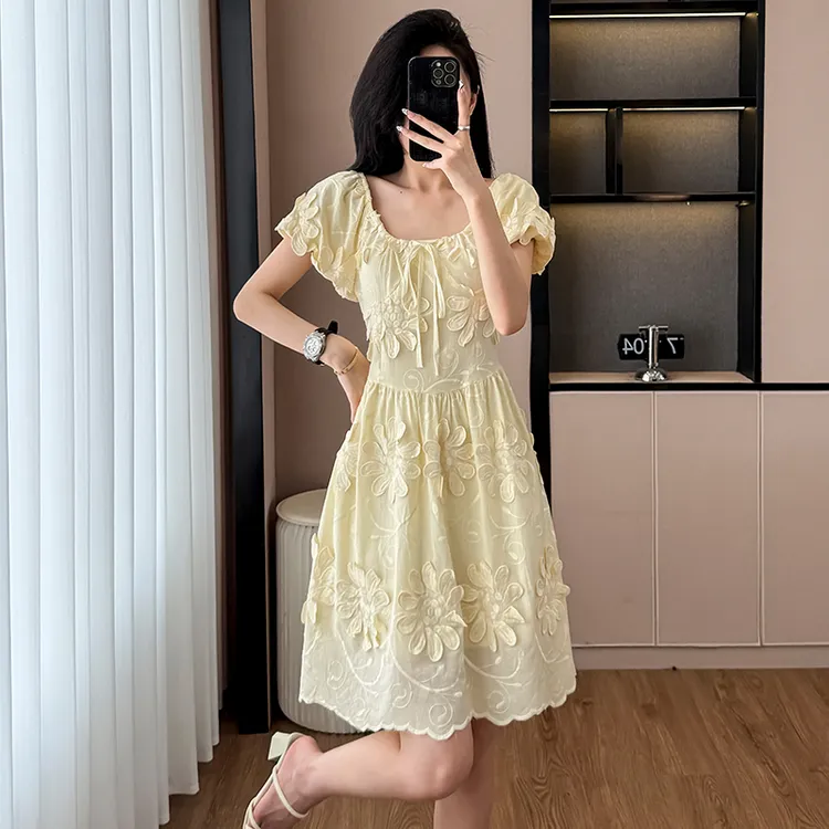 高端精致泡泡袖连衣裙温柔风法式初恋气质绝美收腰连衣裙女夏季显