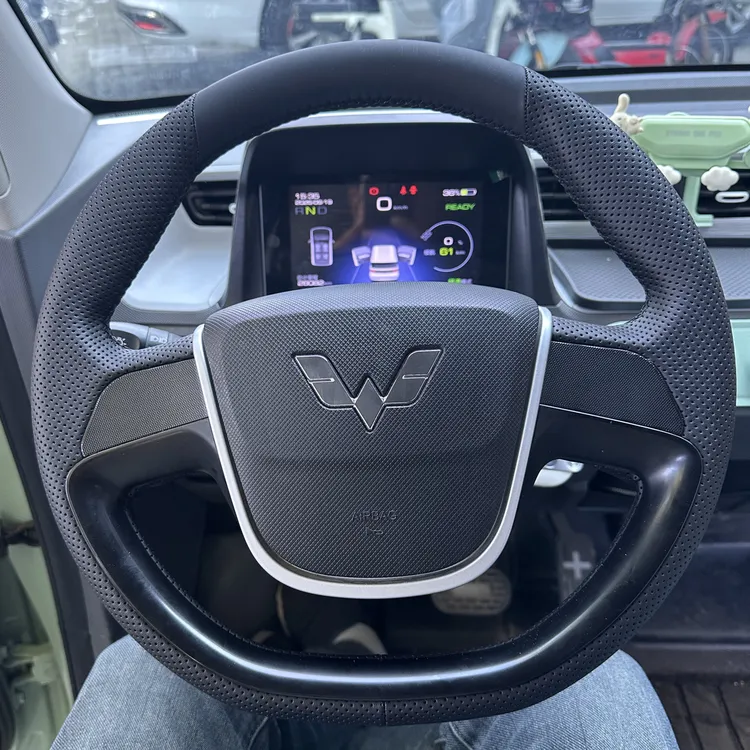 五菱宏光miniEV马卡龙专车专用手缝全包把套抗菌纳帕皮方向盘套