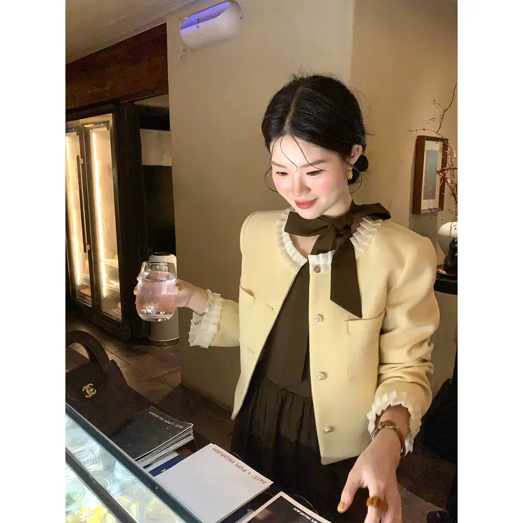 火火火【奶油小香】韩版气质法式花边拼接设计小香外套W37976HH53