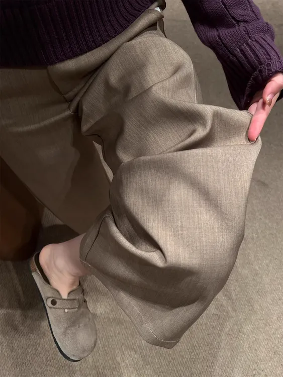 秋冬卡其色阔腿西装裤女新款大码胖mm宽松显瘦老钱风休闲直筒裤子
