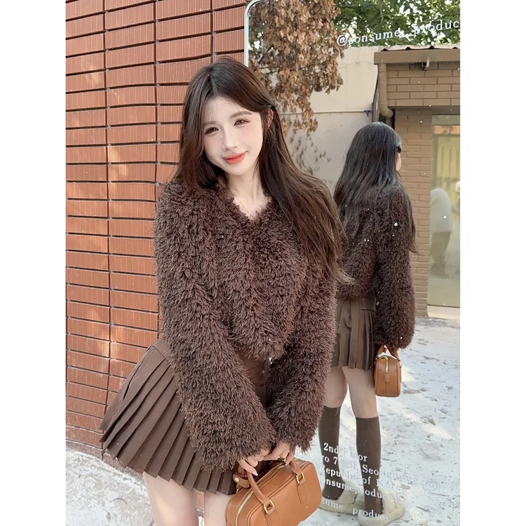 慵懒风仿羊羔毛v领宽松毛衣女套头软糯针织衫短款毛茸茸上衣秋冬