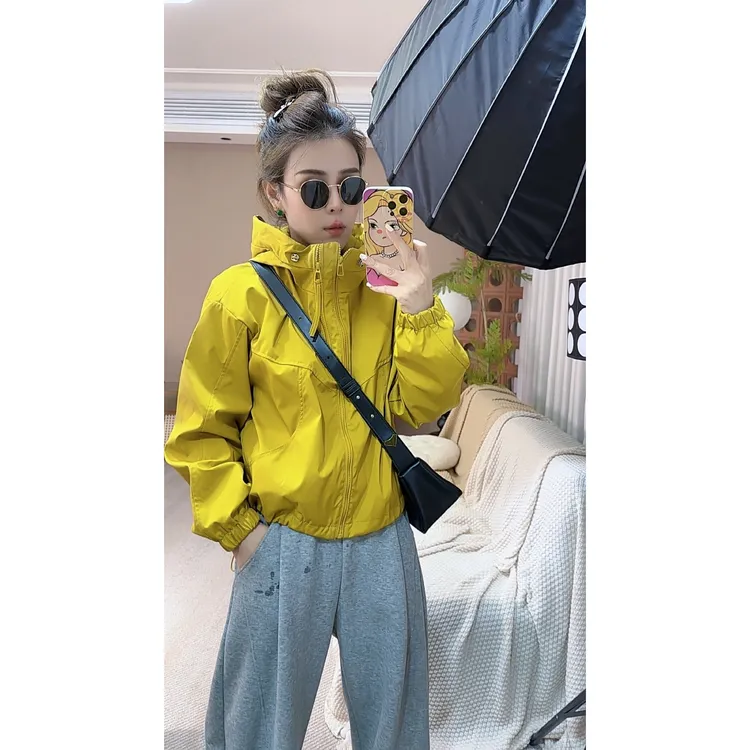 双层冲锋衣女春秋季短款外套运动2025新款爆款洋气夹克女上衣