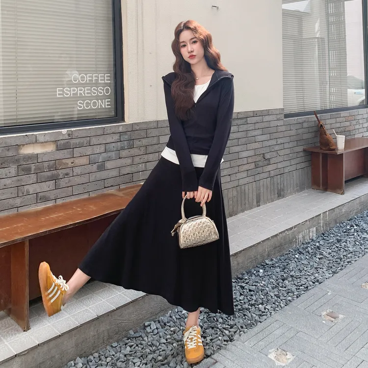 新款时尚洋气百搭女装显瘦气质减龄休闲运动半身裙两件套装裙春秋