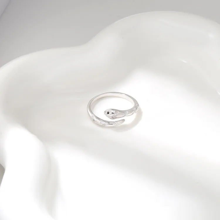 黄铜陶瓷戒指 黑眼蛇形花纹开口指环不掉色戒指小众高级轻奢风个