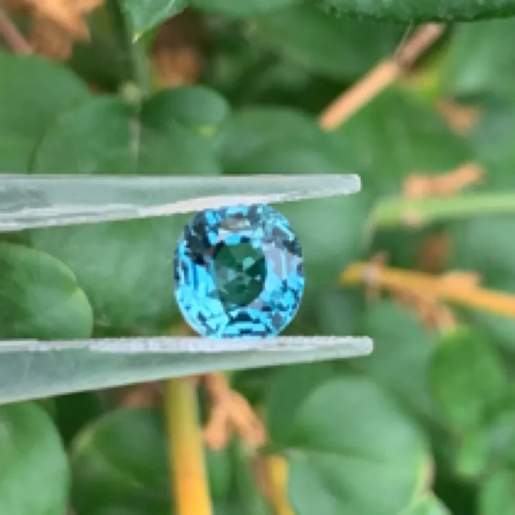 阿富汗lndigo.color 碧玺 干净玻璃体椭圆形吉尔德国际大证书