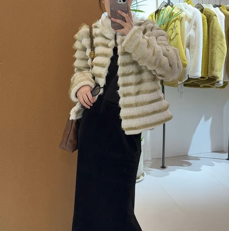 欧货冬季新款高级感横条毛毛外套气质轻奢复古小众名媛风