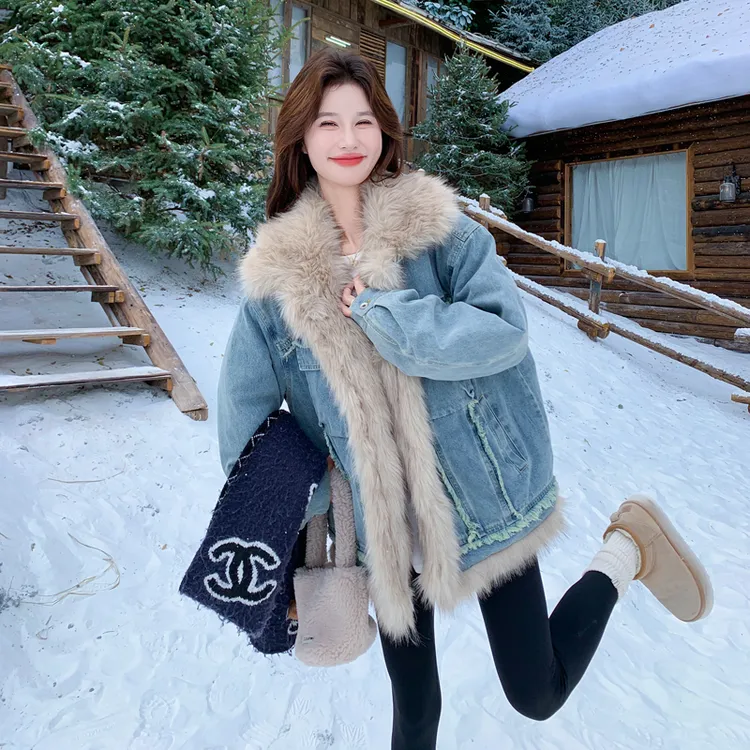 毛绒拼接牛仔夹棉外套女冬季2025年新款港风复古洋气加厚保暖棉服