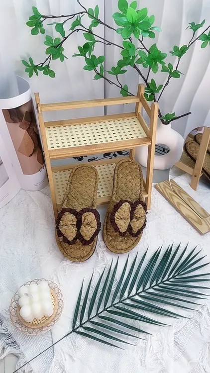 女士防滑静音底居家拖鞋