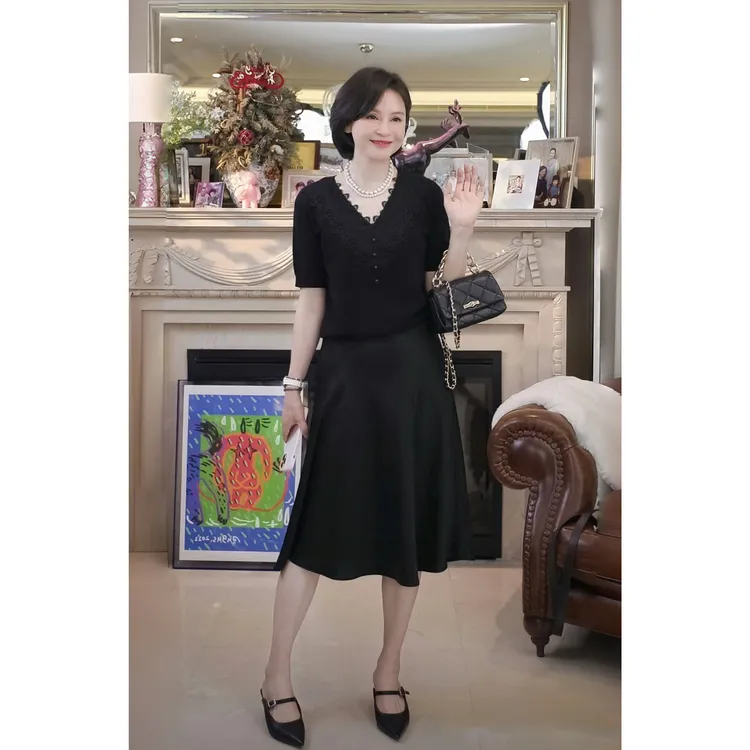 我是摩羯 花与爱丽丝短袖125支亚麻桑蚕丝新疆长绒棉秋18针织衫