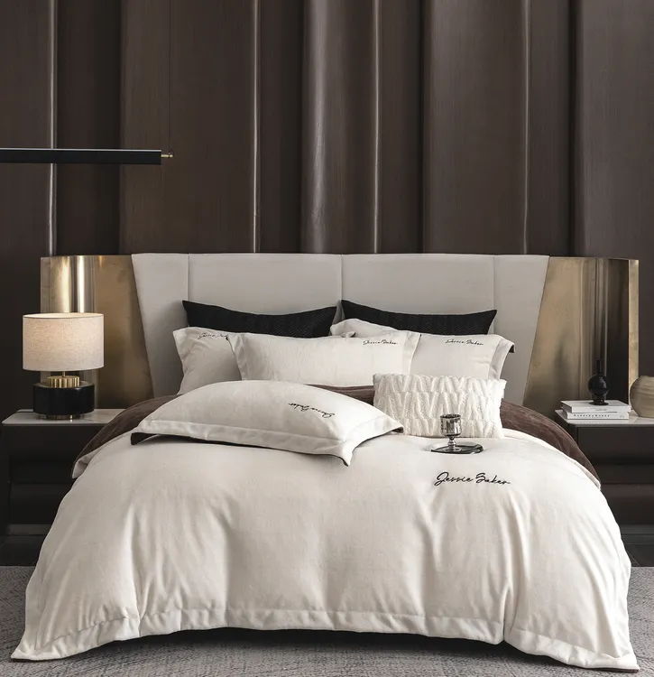 慕宸【帛瑞】高端轻奢款冬季加厚简约刺绣AB面撞色款牛奶绒四件套