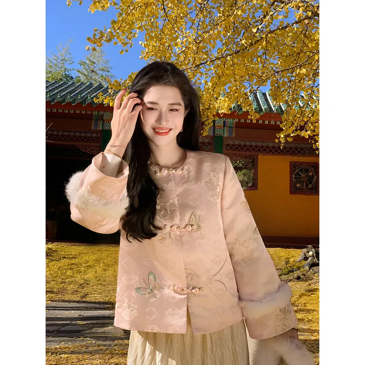 凌茜恣禾【酥蝶】国风新中式拼接毛毛保暖棉服冬季蝴蝶绣花加厚外套
