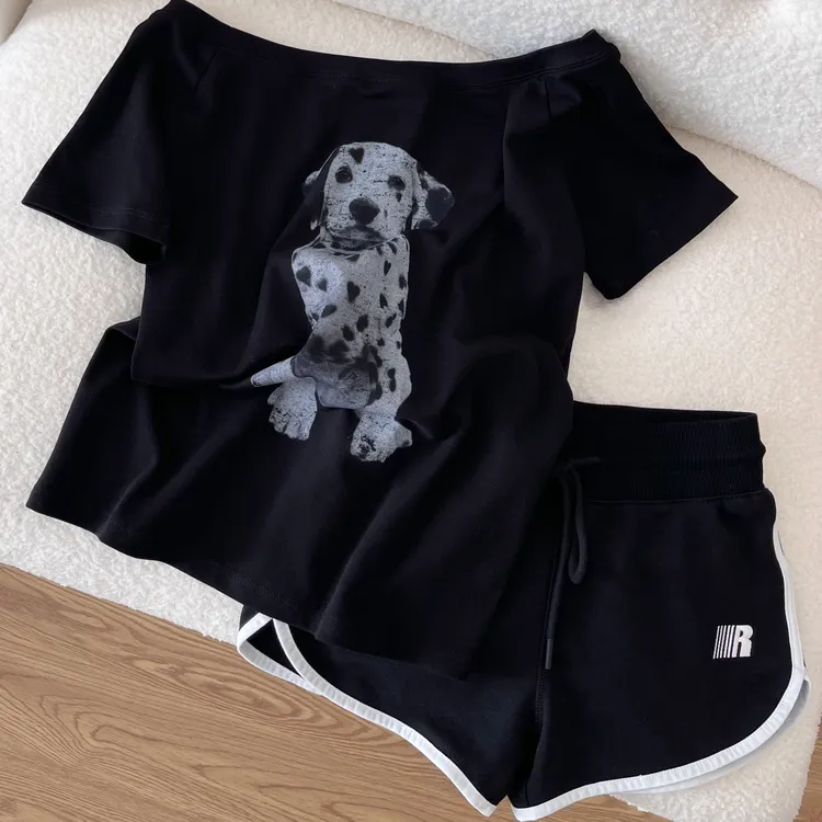 2025年纯欲露肩小狗印花睡衣女夏款简约休闲短裤家居服两件套女生