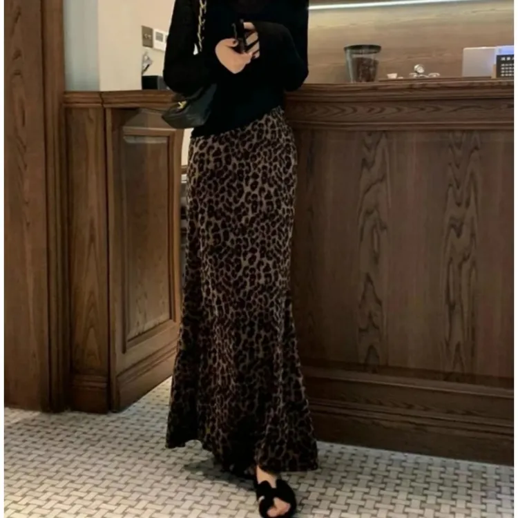 法式复古休闲风豹纹半身裙女2026秋季新款丝绒高腰a字鱼尾中长裙