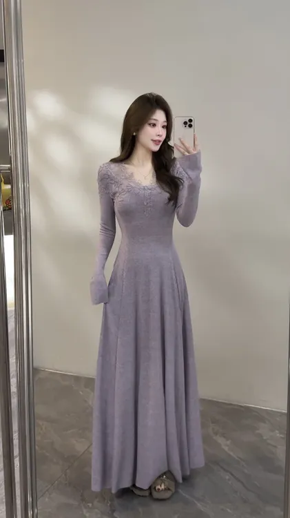 【宥妍】秋冬温柔风蕾丝V领针织连衣裙优雅气质收腰显瘦长裙DT1703