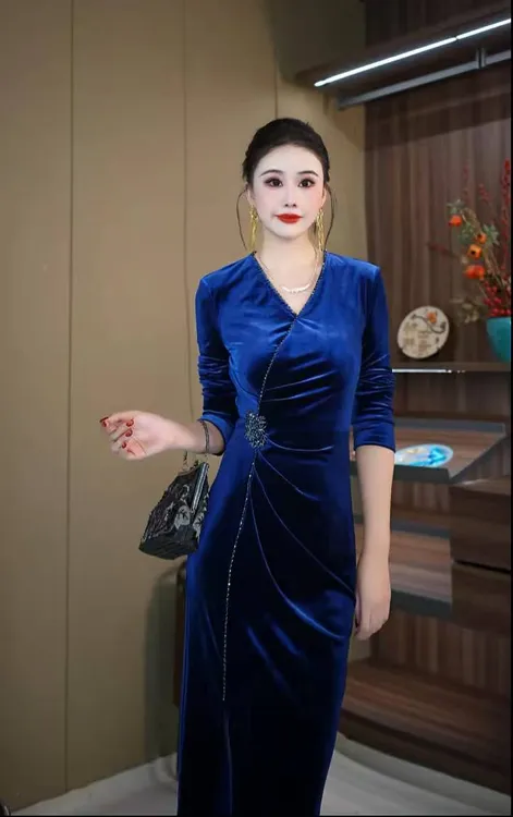 YUN《琉璃》复古中式重工钉珠优雅高级丝绒新中式修身显瘦长袖旗袍