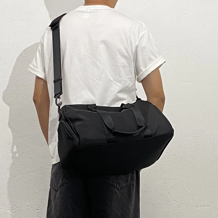 2025大容量帆布手提旅行包男士运动健身包干湿分离斜跨包时尚轻便