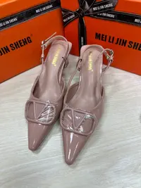 气质漆皮V扣细跟包头高跟鞋7998-9